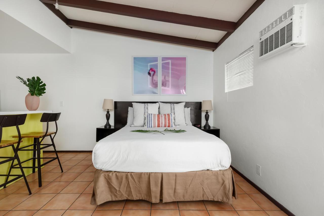 Float Palm Springs - Adults Only Hotel Exterior photo